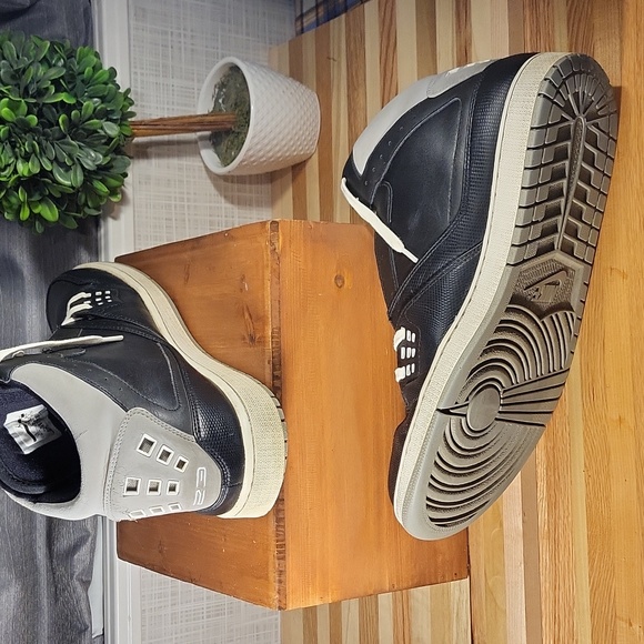 Nike, Air Jordan Flight 1, Black Gray White, Mid Basketball Shoes - Picture 2 of 5